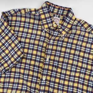 Brooks Brothers 346 Plaid Button Down Short Sleeve Shirt Mens‎ Medium